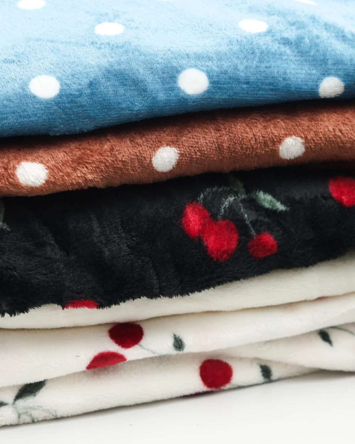 Fleece estampado em cores e padrões variados